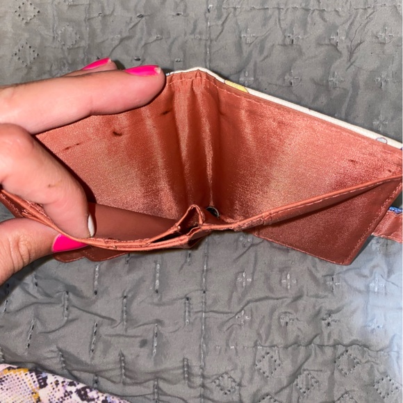 ✨ BUTTERFLY WALLET🦋 - Picture 3 of 6